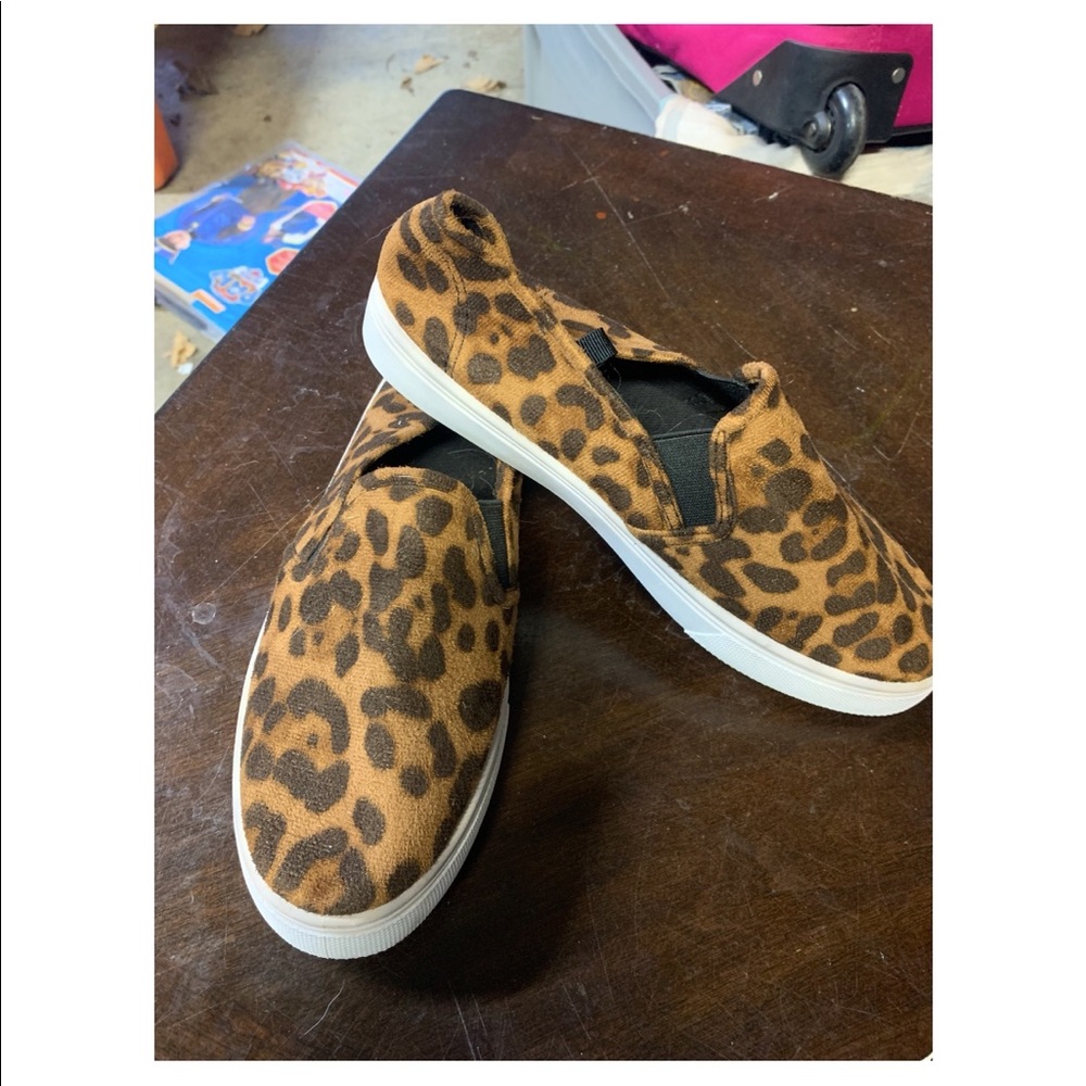 Leopard slip ons - Picture 1 of 4